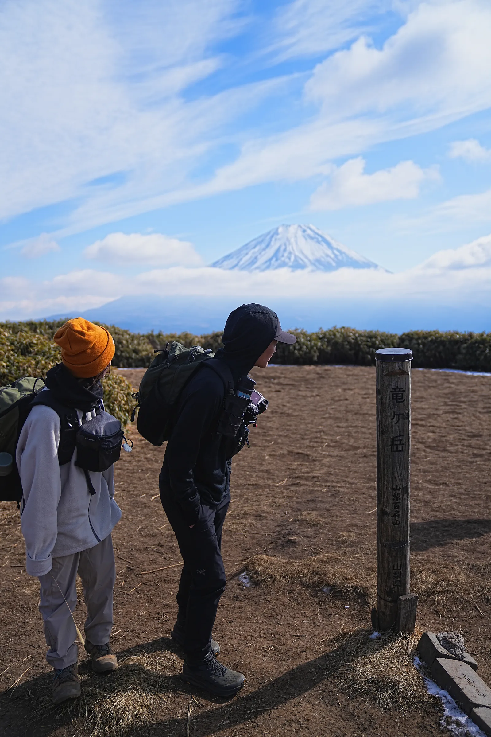 巨大な富士山を見に、山梨・竜ヶ岳へ