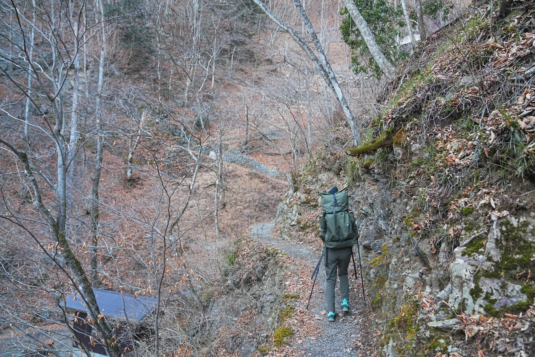 奥多摩の秘湯。三条の湯に泊まる山旅。