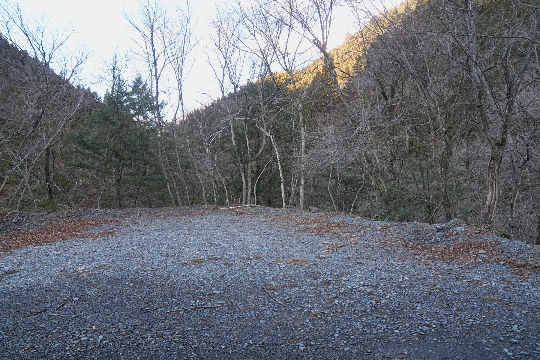 奥多摩の秘湯。三条の湯に泊まる山旅。