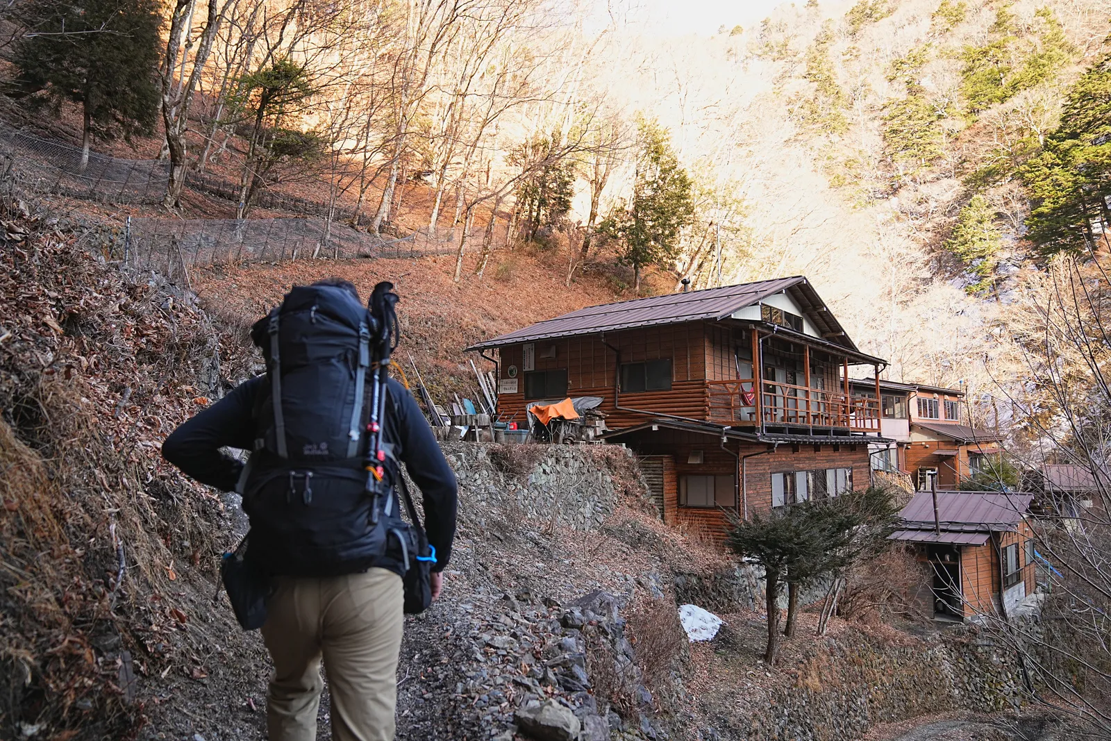 奥多摩の秘湯「三条の湯」へ。温泉の山旅。
