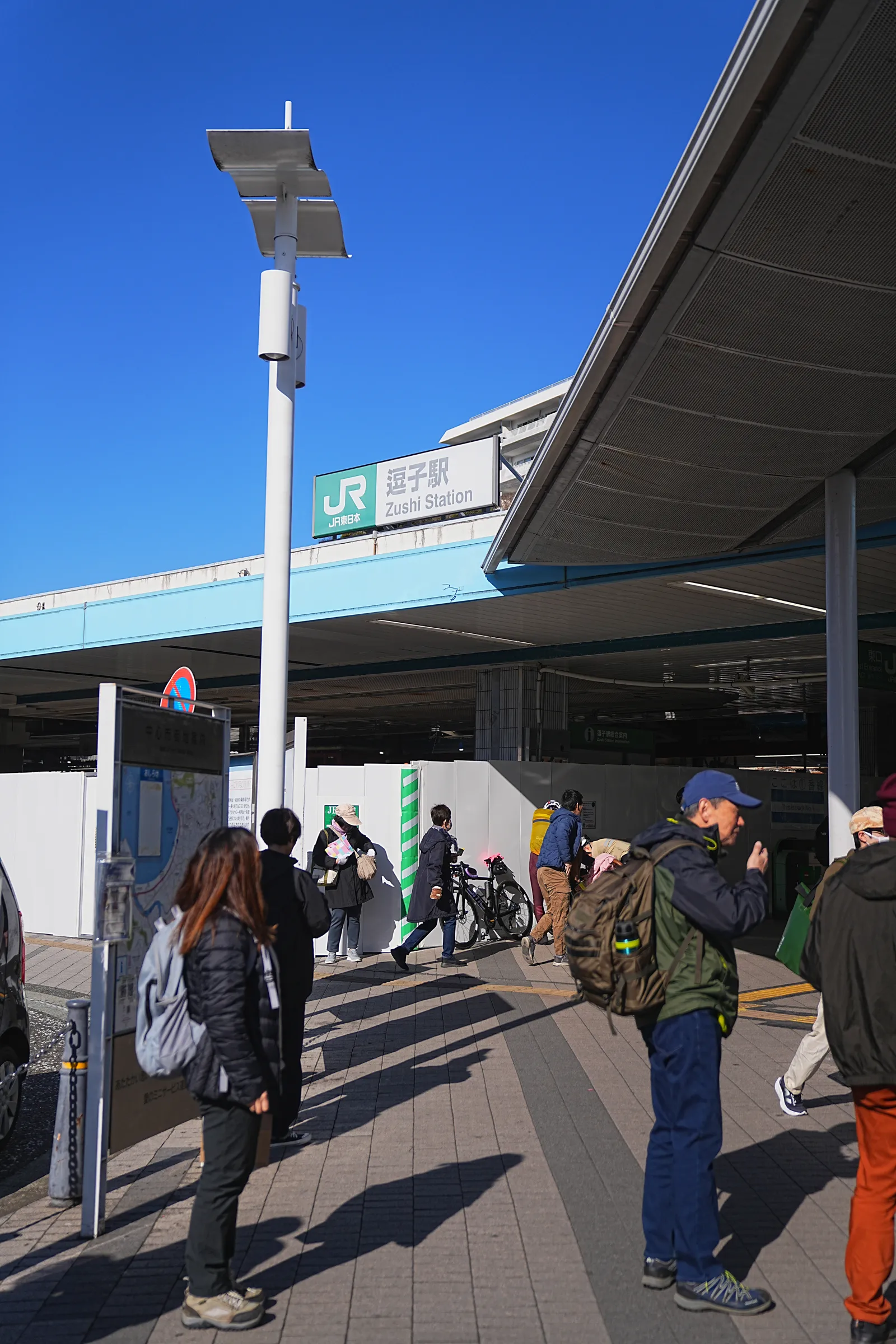 真っ青な海と富士山を眺める葉山・仙元山ハイキング