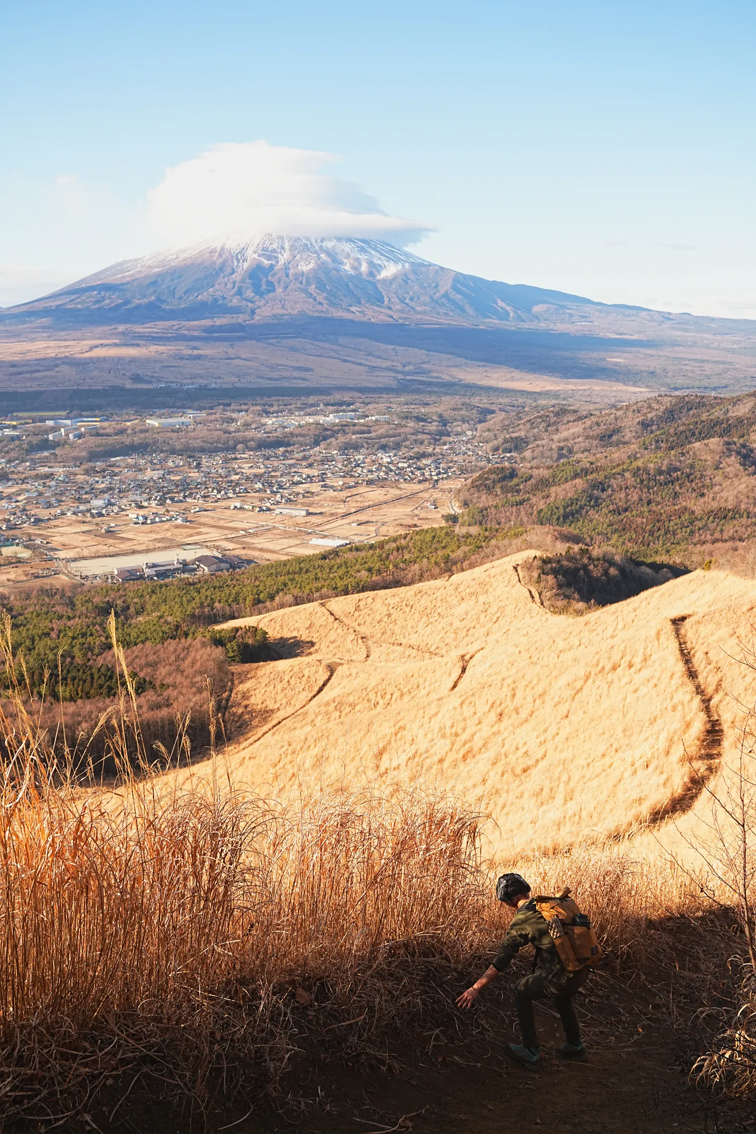 朝焼けの富士山を杓子山の山頂から望む！杓子山登山