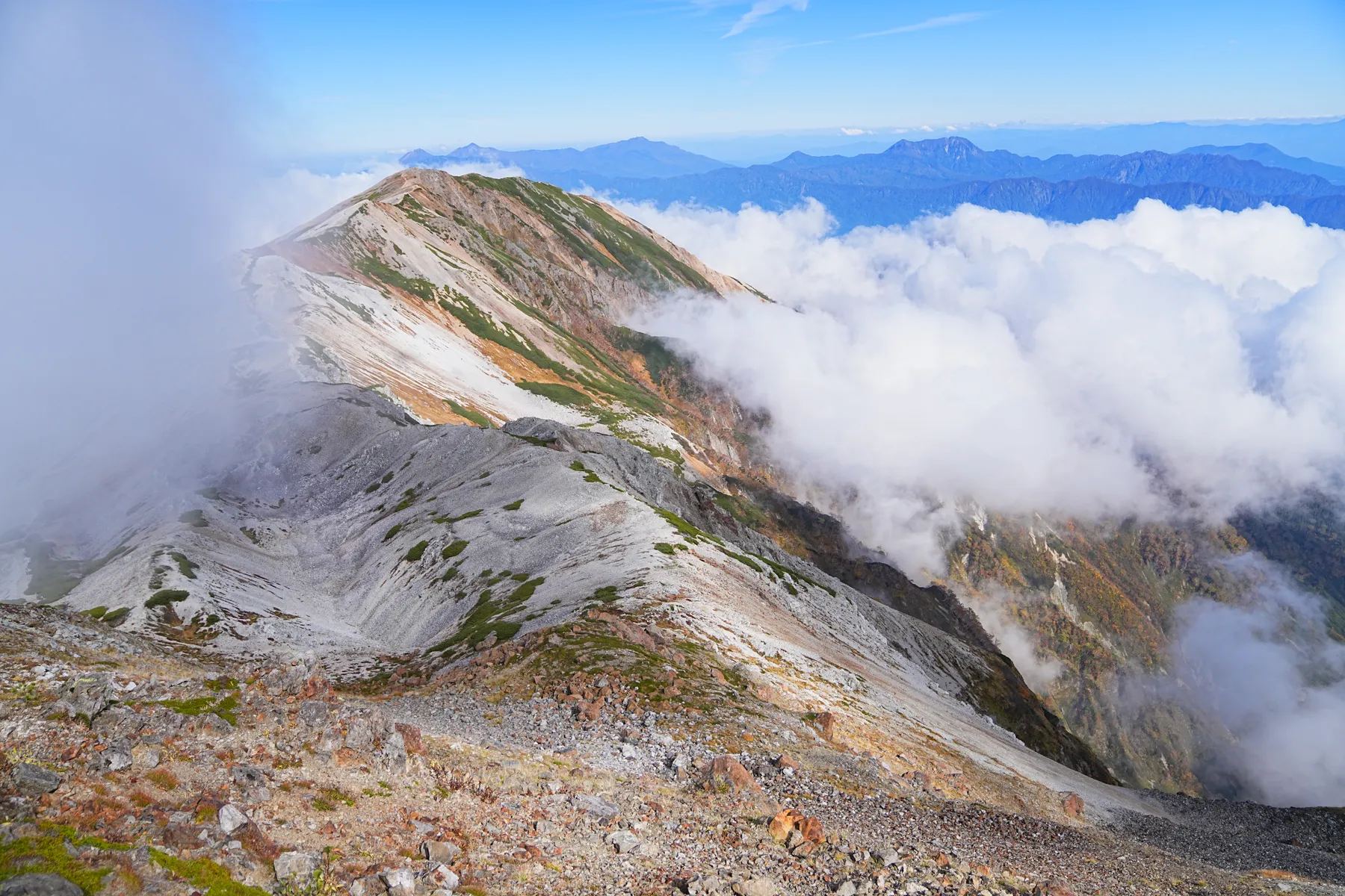 秋の白馬岳 白馬山荘で1泊2日登山