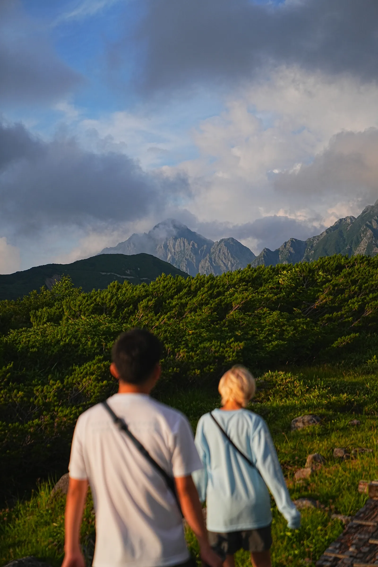 天空の楽園、立山・室堂。天狗平山荘から奥大日岳へ絶景登山。