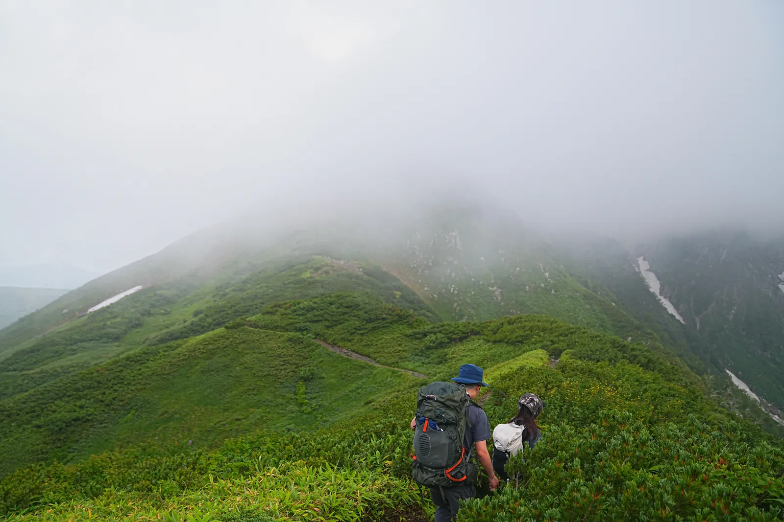 天空の楽園、立山・室堂。天狗平山荘から奥大日岳へ絶景登山。