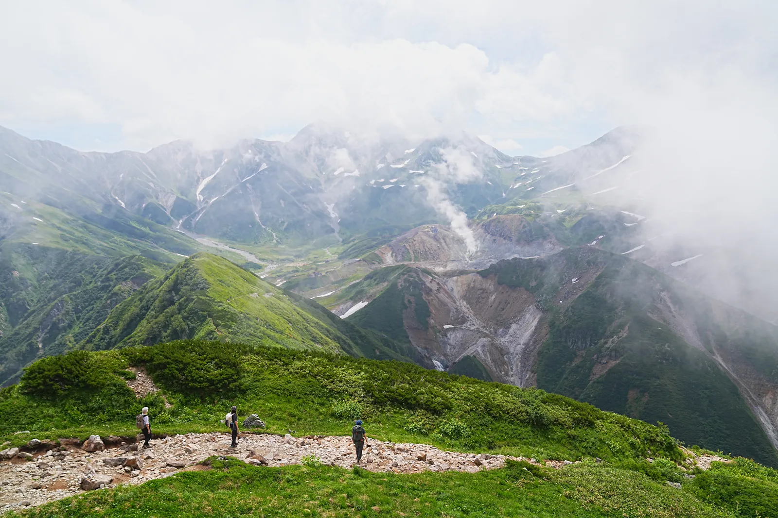 天空の楽園、立山・室堂。天狗平山荘から奥大日岳へ絶景登山。