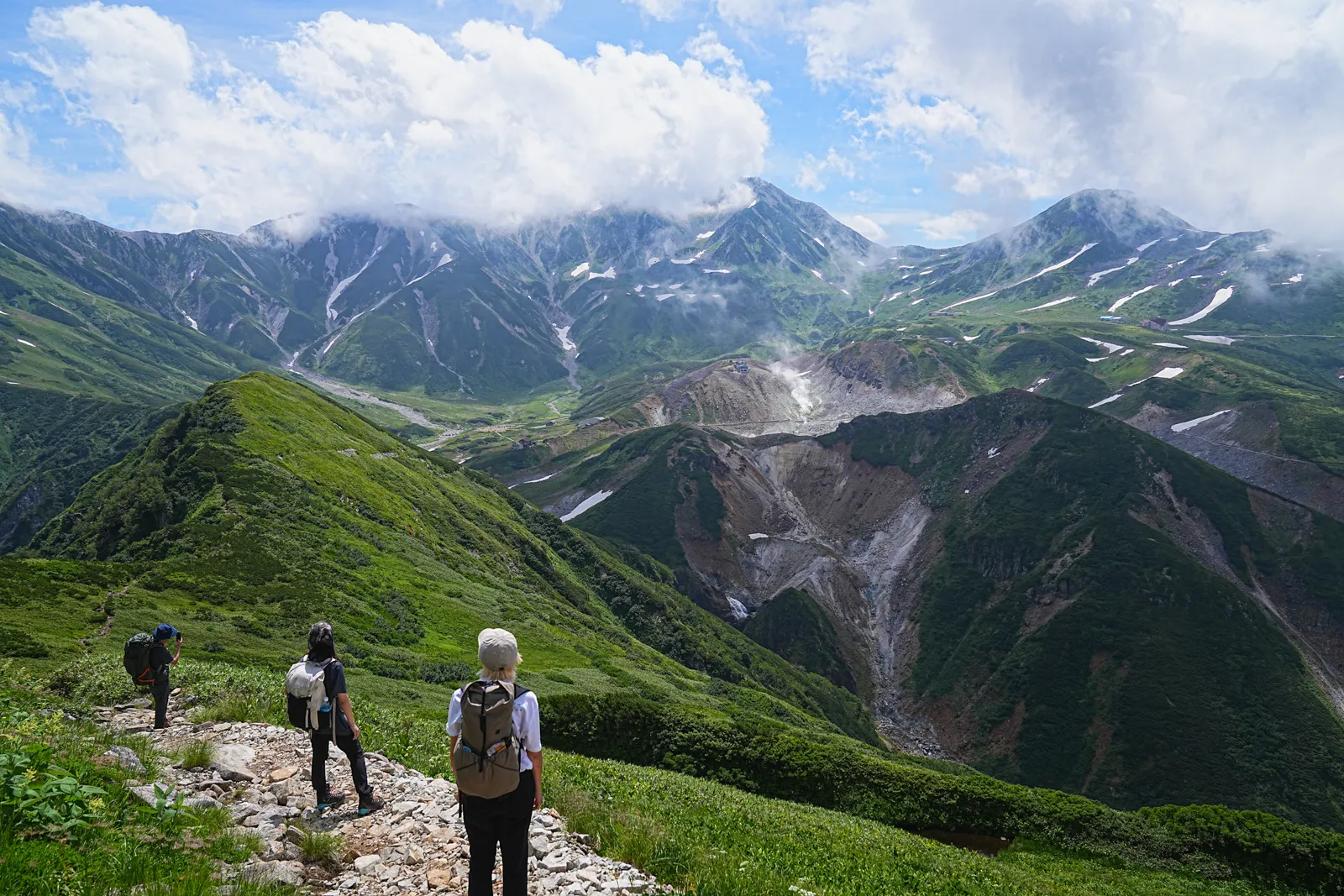 天空の楽園、立山・室堂。天狗平山荘から奥大日岳へ絶景登山。