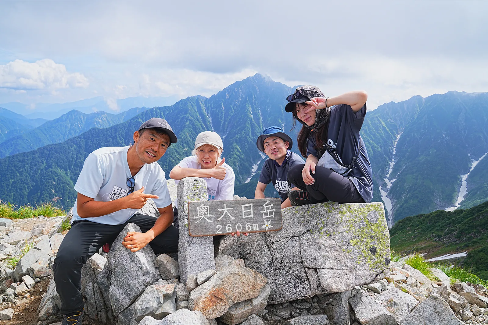 天空の楽園、立山・室堂。天狗平山荘から奥大日岳へ絶景登山。