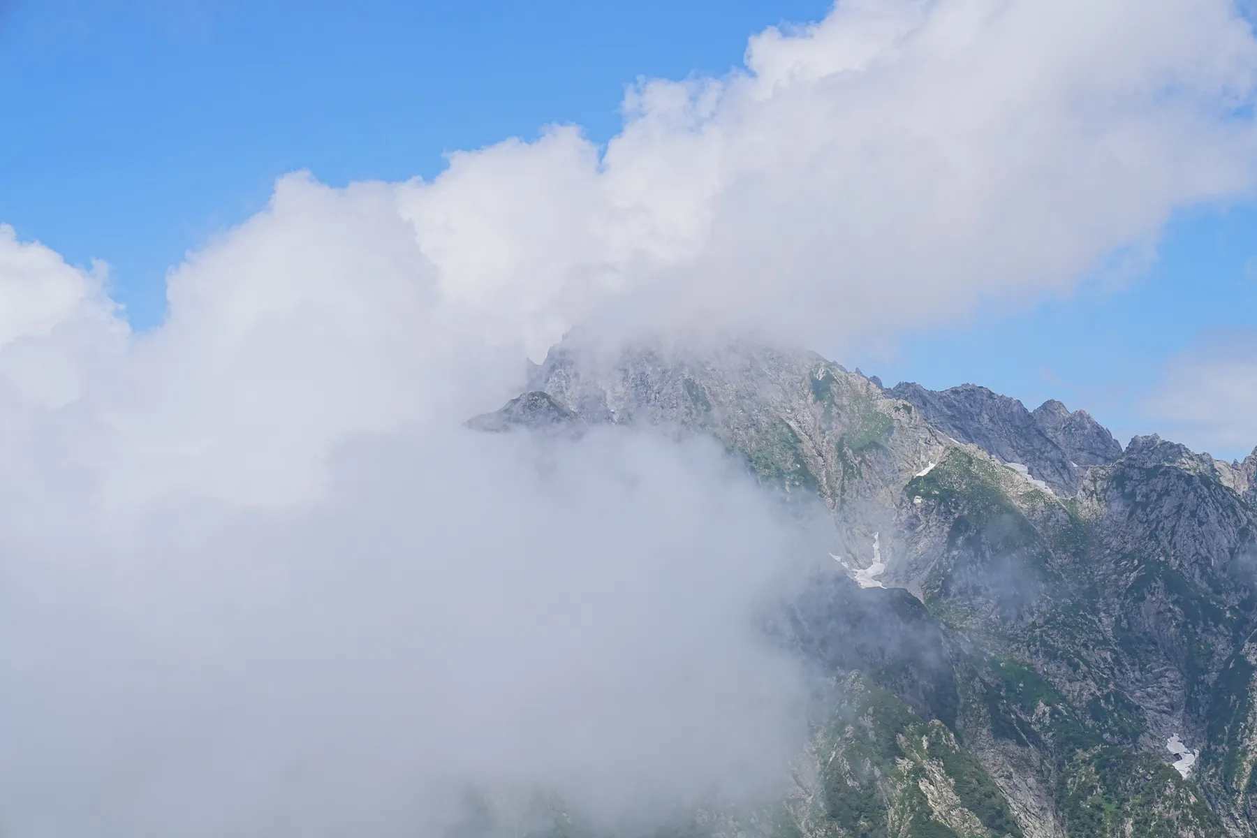 北アルプスの主峰 劒岳。劔沢キャンプ場泊1泊2日