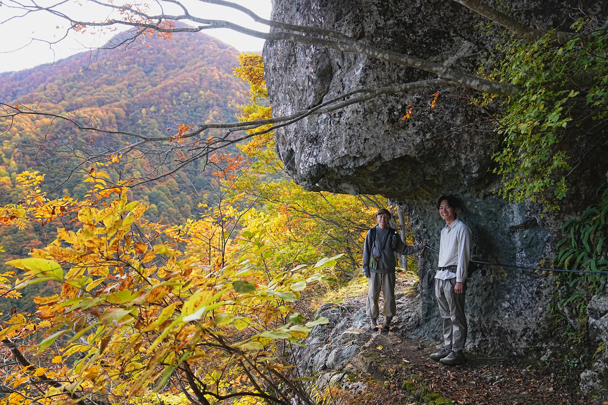 紅葉がピーク！裏巻機渓谷で紅葉ハイキング！