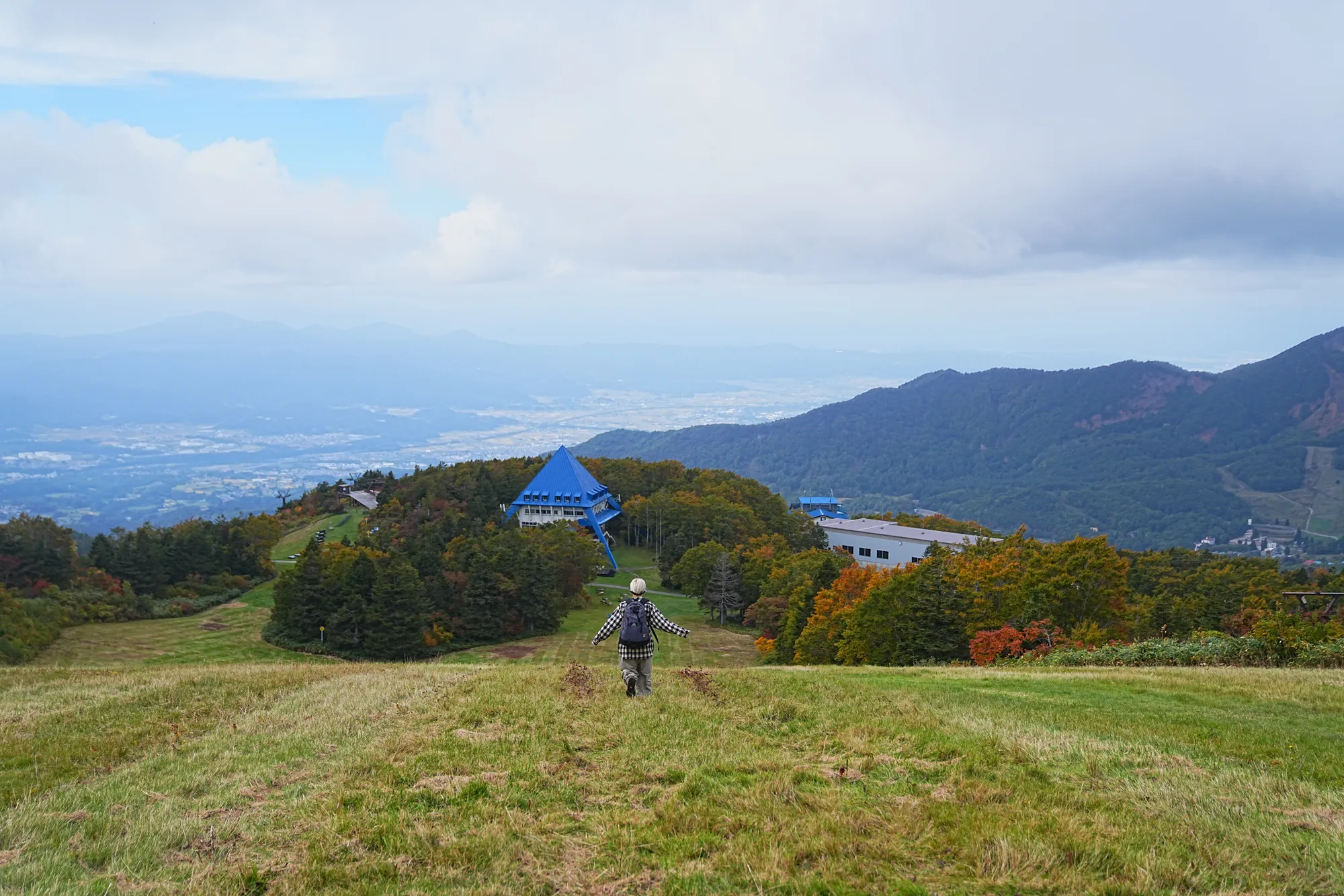 蔵王をロープウェイで楽々紅葉ハイキング